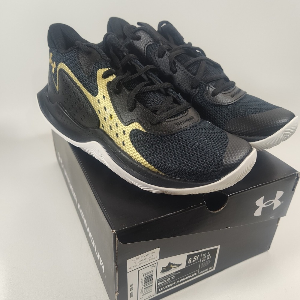 Youth Under Armour Jet '23 Black Metallic Gold 6.5Y